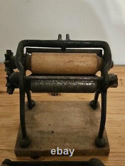 Antique Hand Crank Cast Iron Vintage Pasta Machine Tool Old Vintage Collection