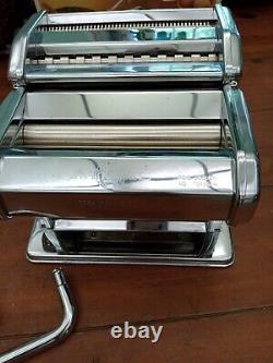 Marcato Atlas 150 Pasta Machine, Made in Italy, Includes Cutter, Hand Crank