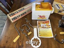 Marcato Atlas Deluxe Model 150 and Regina Wellness Pasta Noodle Maker Bundle